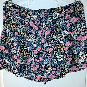 Torrid Black Floral Strapless Top